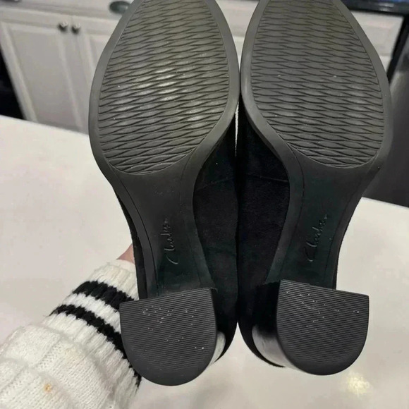 Clarks Artisan Tarah Brae Pump Slip on Black Suede patent Leather Women's 8.5 M - Picture 8 of 11